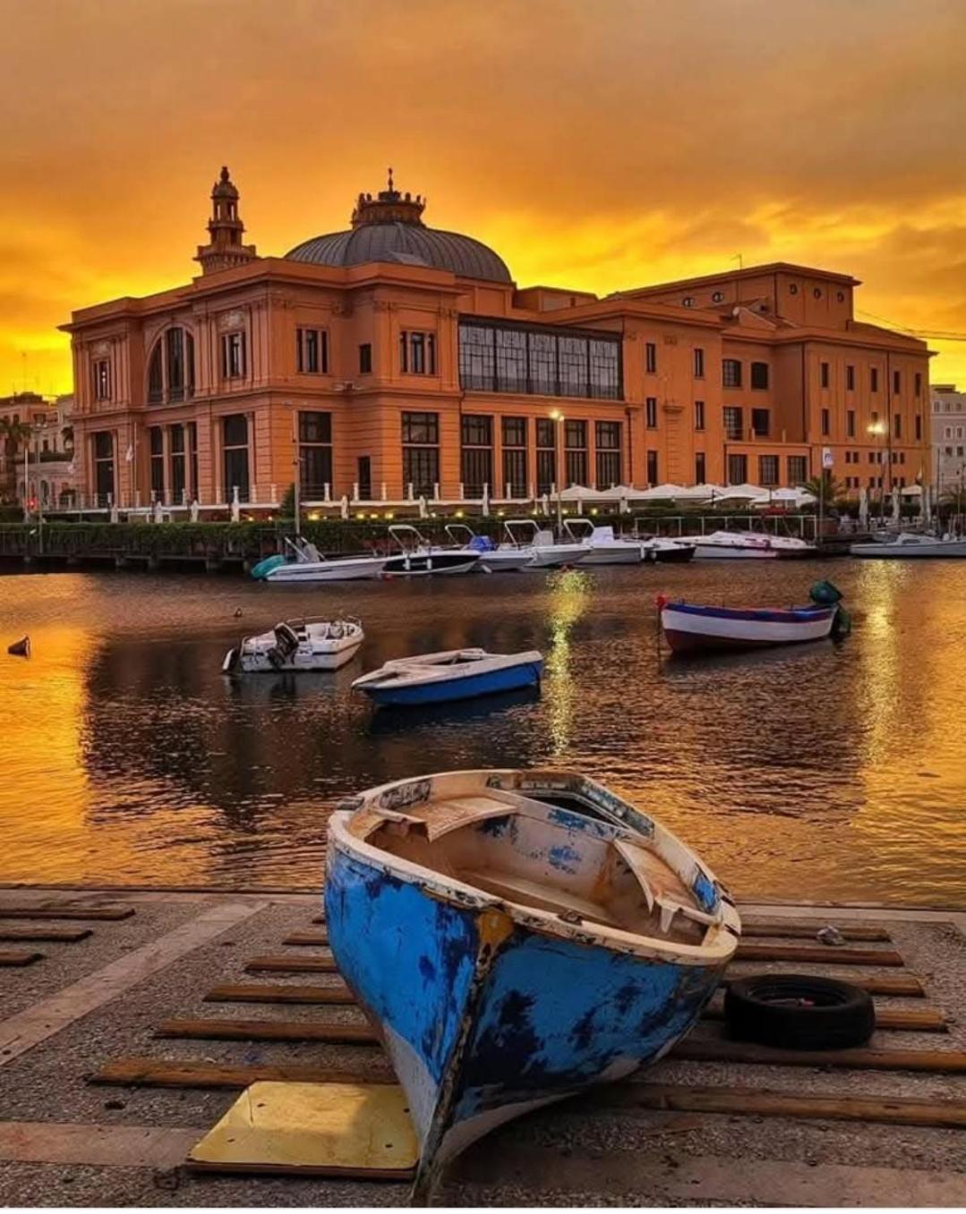 Casa Aurora Apartment Bari Bagian luar foto