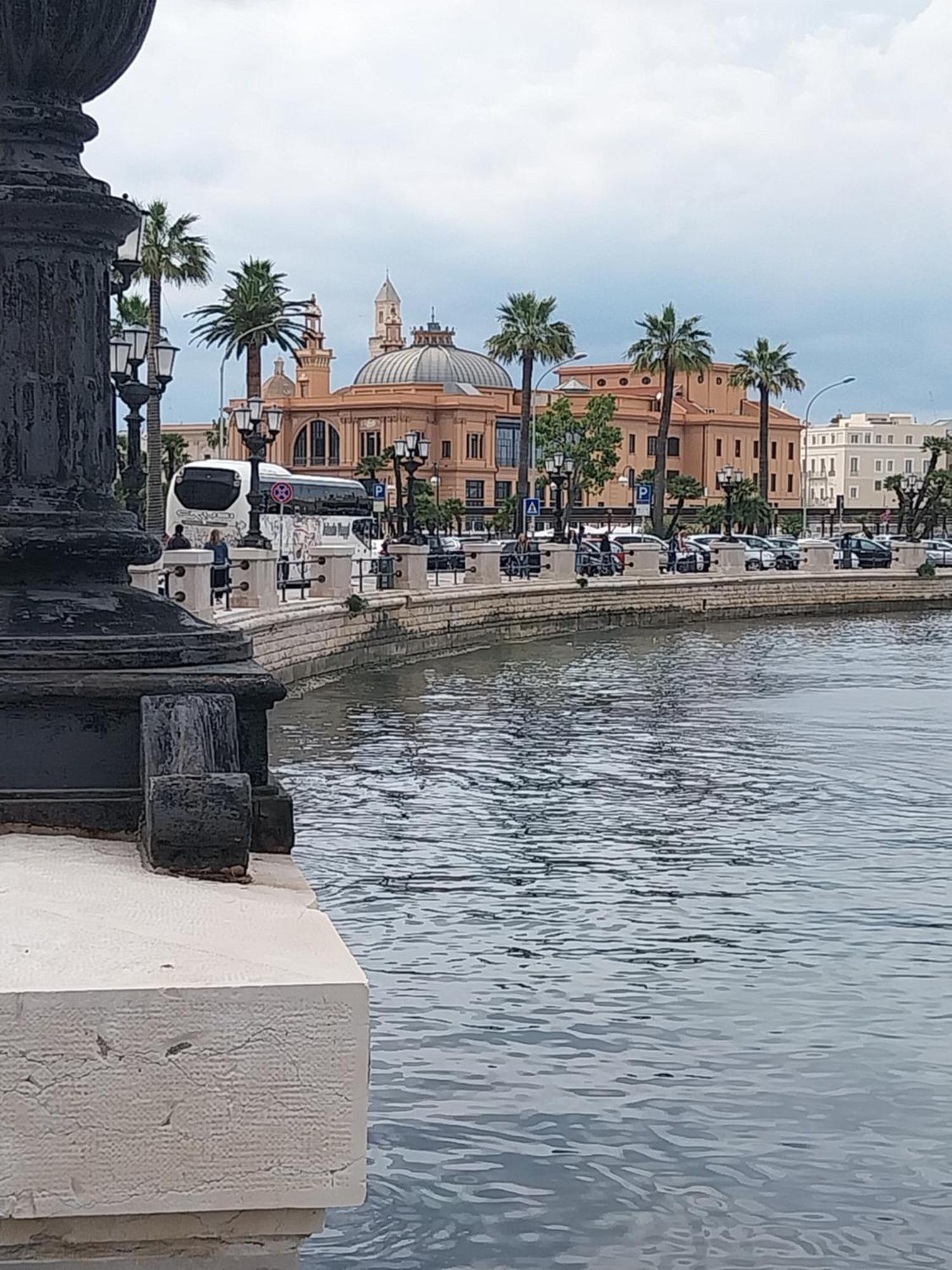 Casa Aurora Apartment Bari Bagian luar foto